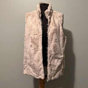 Au Lieu Girls Beige High Collar Fuzzy Zip-Up Sleeveless Vest